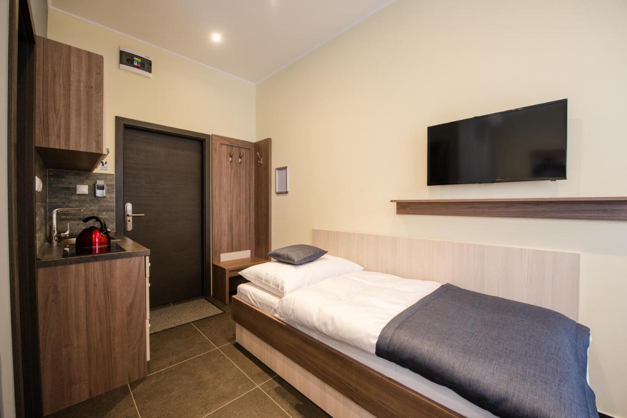 Apartments Danube Братислава Екстериор снимка
