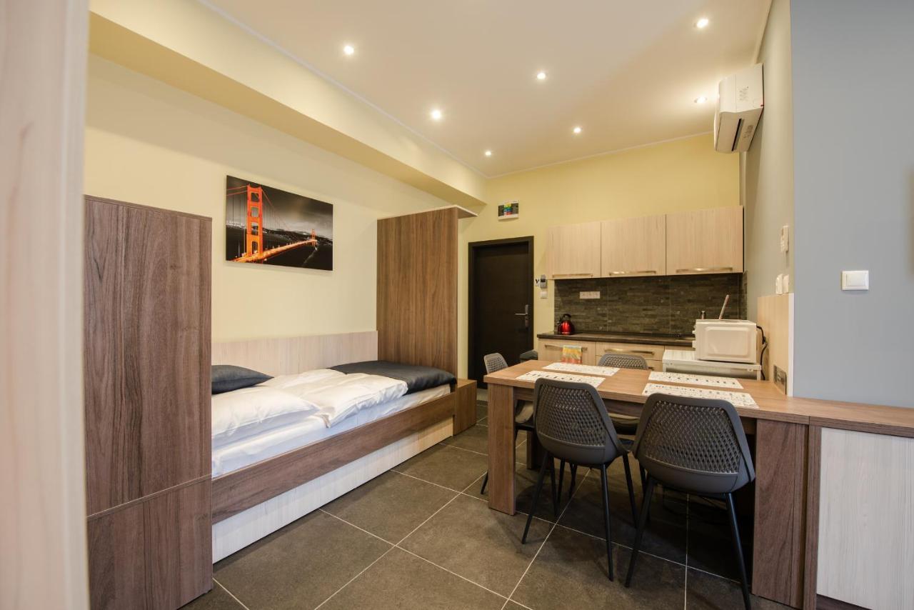 Apartments Danube Братислава Екстериор снимка