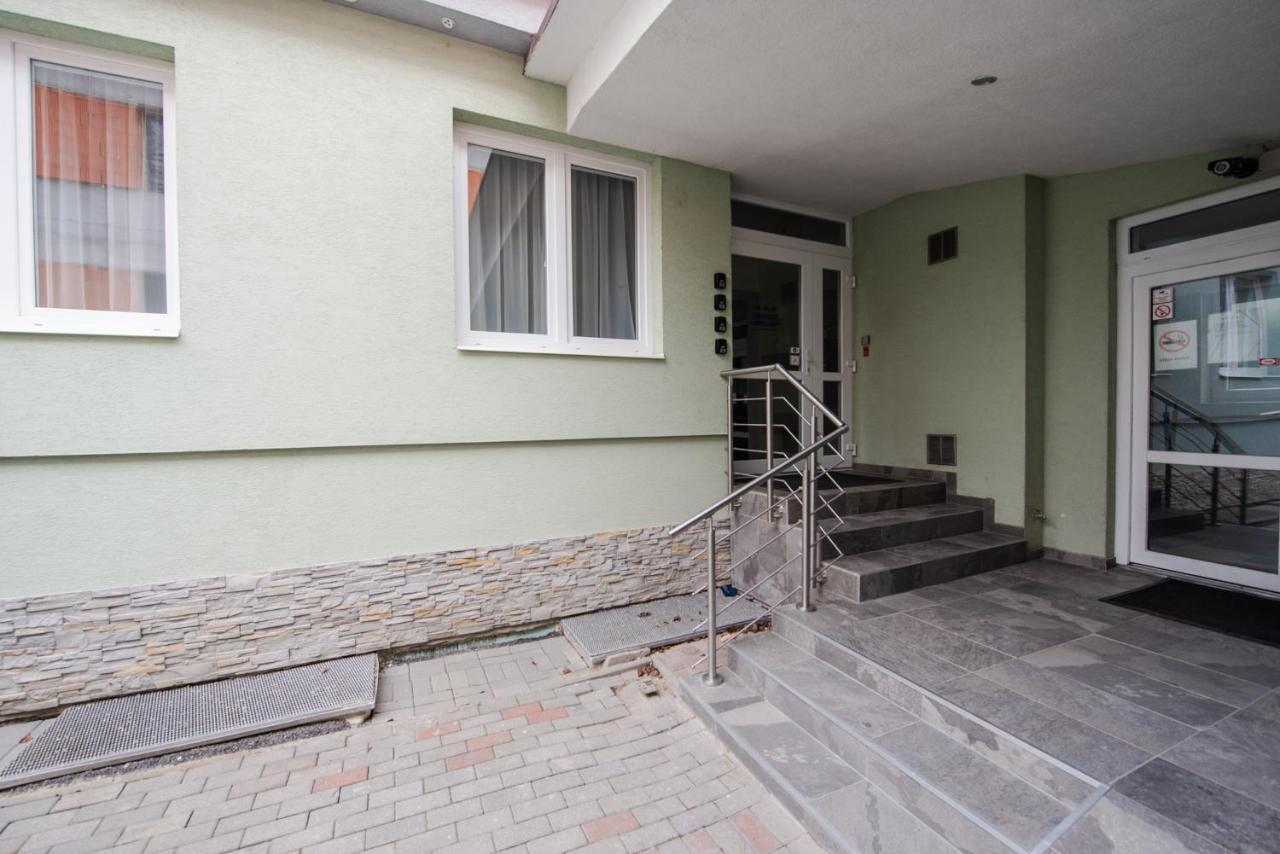 Apartments Danube Братислава Екстериор снимка