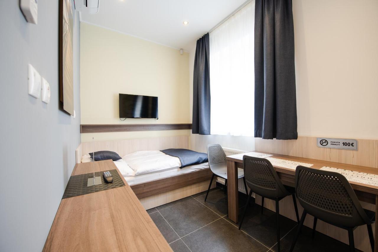 Apartments Danube Братислава Екстериор снимка