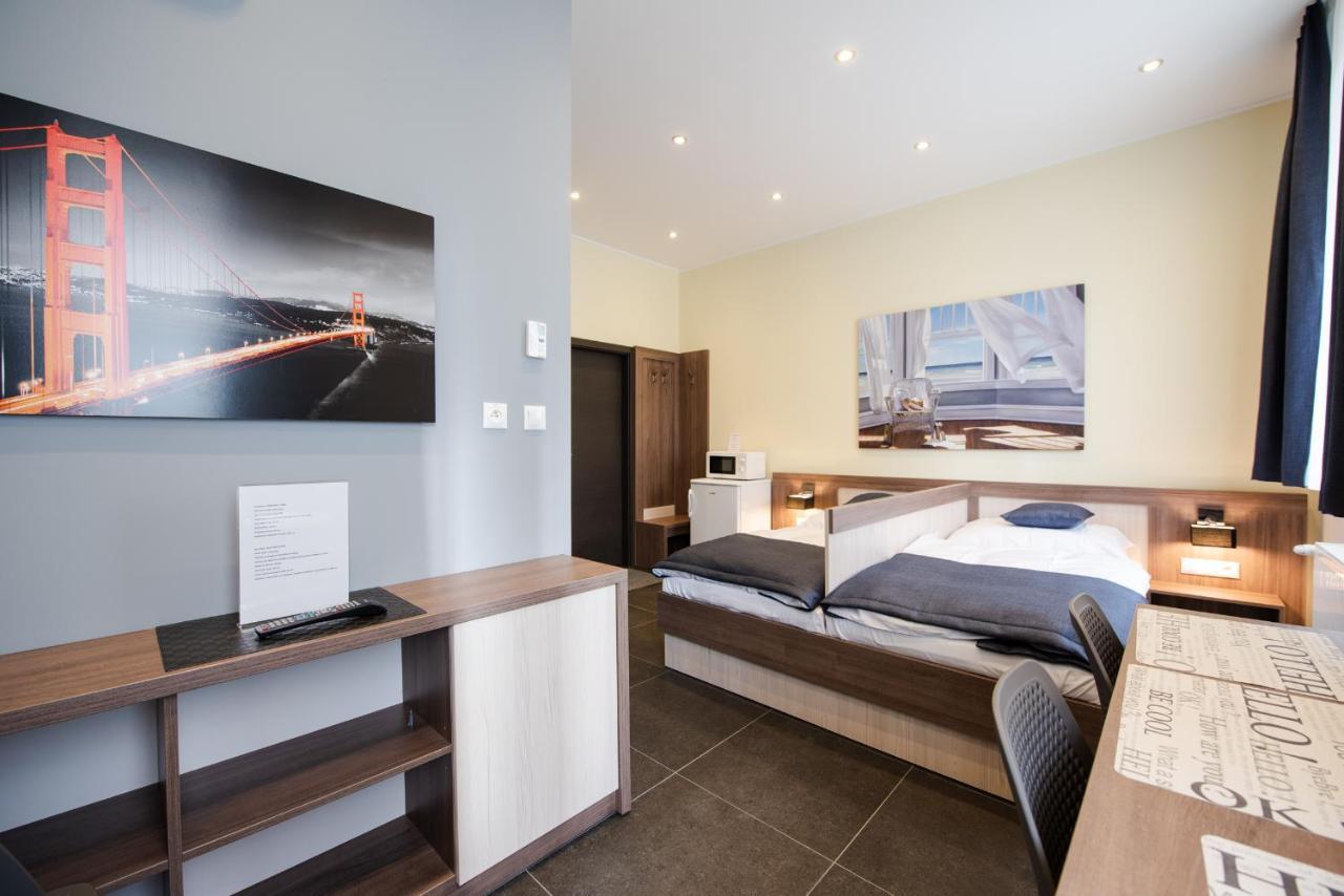 Apartments Danube Братислава Екстериор снимка
